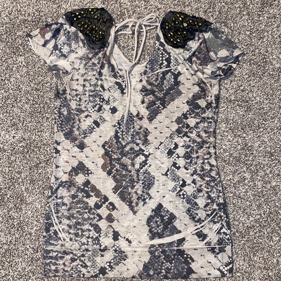Daytrip Tops - 5/$25 Day trip too size medium
